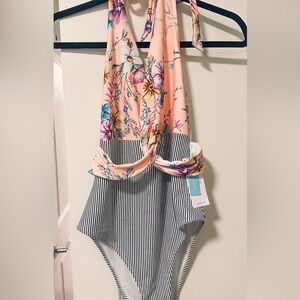 Cupshe One Piece Halter top Swimsuit - Women’s SIZE XL